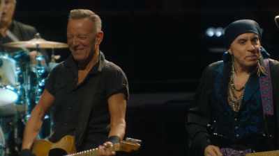 ♪ Let it rain ♪ - Road Diary: Bruce Springsteen and The E Street Band