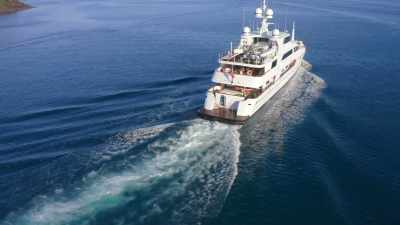Let'’s go, deck team, 
two on foredeck, please. - Below Deck Down Under