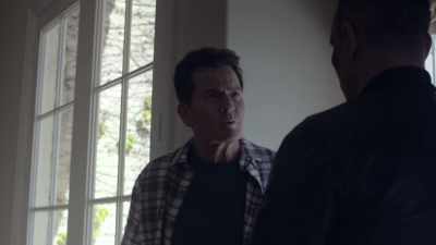 - Let me see it.
- Danny, come on. It's junk. - Bookie