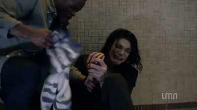 Let me see.
Jesus, are you okay? - Michael Jackson: Searching for Neverland
