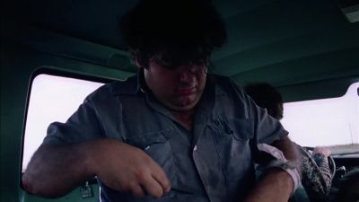 Let me see your knife. - The Texas Chain Saw Massacre