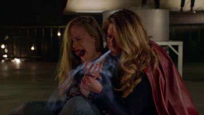 Let me see, let me see. - Supergirl