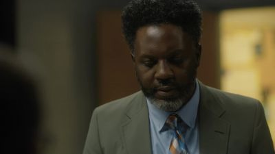 Let me see the left. - The Man with My Husband's Face