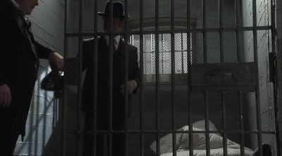 Let me see those, Murdoch. - Murdoch Mysteries