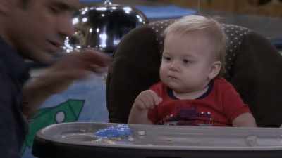Let me see. You got any teeth?
Ah, you got a tooth. - Fuller House