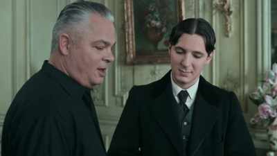 - Let me show you.
- I'm watching. - Irma Vep