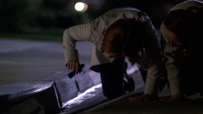 - Let me take a look.
- Do you see him? - The X-Files