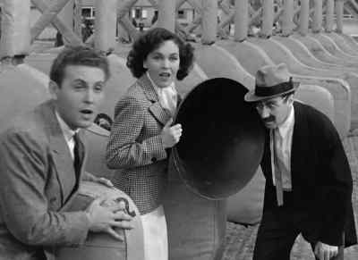 Let me take a look. - A Day at the Races