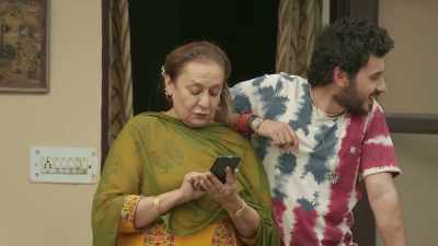 Let me tell everyone
who has come to my house. - Badnaam Gali