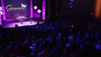Let me tell you,
when Black people got it, we got serious. - Sommore: Queen Chandelier