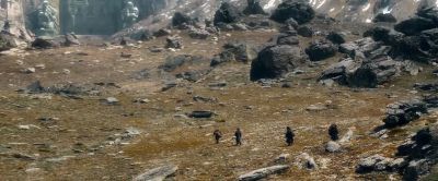 Let me through. Let me through. - The Hobbit: The Battle of the Five Armies