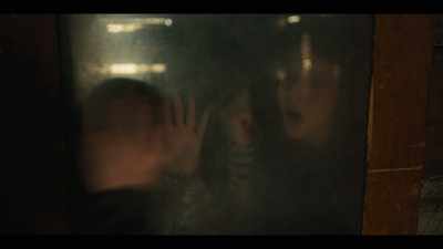 -Let us out! Help!
-Open the door, please! Please! - Mare of Easttown