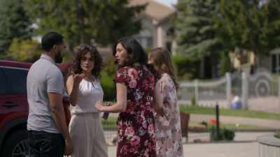 -Let's ask her. -I didn't write it. - Twisted Neighbor