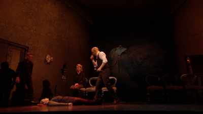 Let's bring her back. Up you come.
Take a moment. I've got you. Up you come. - Derren Brown: Miracle