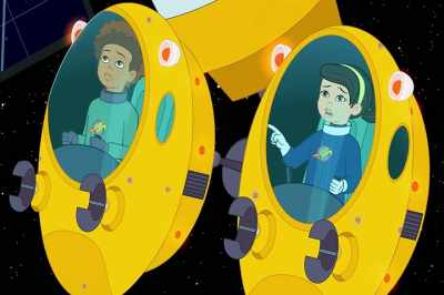 Let's do a system check of the satellite. - The Magic School Bus Rides Again