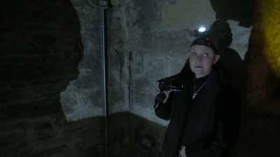 Let's do an EVP.
Let's... Three, two, one. - Spooked Scotland
