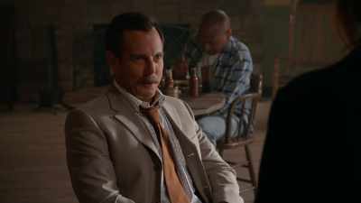 - Let's do it.
- Two, dos, sloparitas. - Murderville