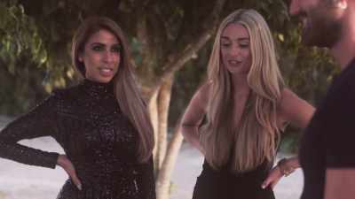 ‐Let's do that.
‐Okay. Okay. - Love Island