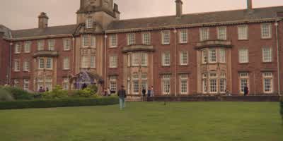 -Let’s get a photo. - Sex Education