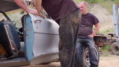 Let's get at it. Let's get
this thing cleaned out and gutted, - Rust Valley Restorers