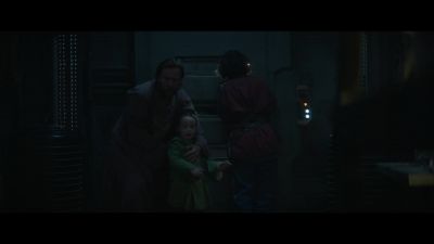 Let's get back in the room. Go. Go. Now. - Obi-Wan Kenobi