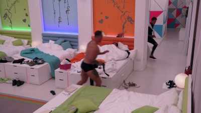 # Let's get it on # - Love Island