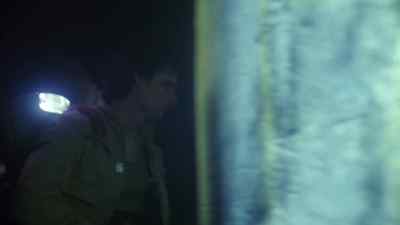 - Let's get out of here!
- Wait. Wait a minute. - Galaxy of Terror