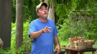 Let's get this stuff
on inside - Moonshiners: Master Distiller