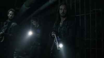 Let's give these critters
something to think about. - Falling Skies