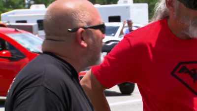 -Let's go, baby. Do what you do.
-Yeah, I'm good. - Street Outlaws No Prep Kings Team Attack