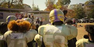 - Let's go.
- (CROWD CHEERING) - The Underdoggs