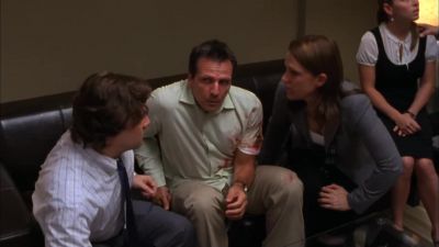 Let's go.
Everybody into the vault. - Burn Notice