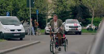 Let's go after him. Oh, boy! - Ramon