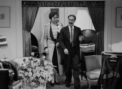 Let's go in my room and discuss the situation - A Night at the Opera