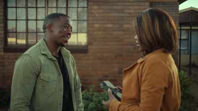 Let's go inside. Makhosi Mnisi is waiting. - Savage Beauty