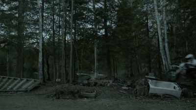 ♪ let's go into the wild ♪ - Eyewitness