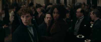 Let's go. Newt, - Fantastic Beasts: The Secrets of Dumbledore