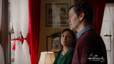 - Let's go.- Okay. - Christmas Connection