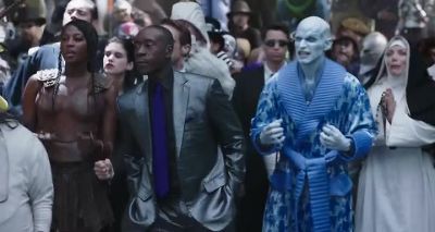 Let's go. Stand her up.
D up! Right there. - Space Jam: A New Legacy