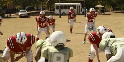 - Let's go, Tre.
- TRE: Down, set, hut! - The Underdoggs