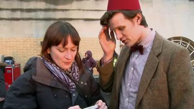 Let's have a look Mo. - Doctor Who Confidential