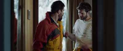 - Let's have a look. Oh
yeah. I can see that. - In from the Side