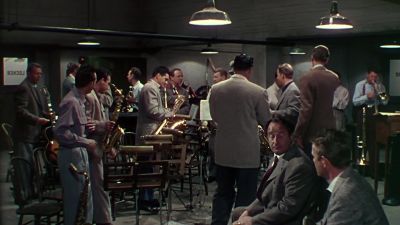 Let's have the five saxes right in there Five saxes - The Glenn Miller Story