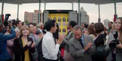 Let's hear it for Ms. Jennifer Tilly!
Whoo! - Chucky