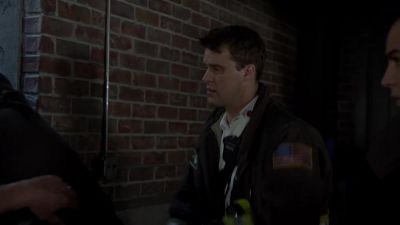 - Let's hold him in place.
- Yep. - Chicago Fire