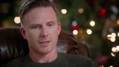Let's just say my heart's
sitting in a drawer - Meet Me Under the Mistletoe