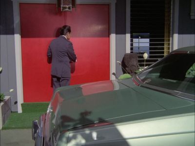 LET'S LOOK AROUND. - Hawaii Five-O