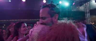 "Let's look into
each other's eyes." - Kaalakaandi