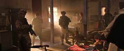 - Let's move.
- [MAN OVER RADIO] Echo 11, abort mission. - Ghosts of War