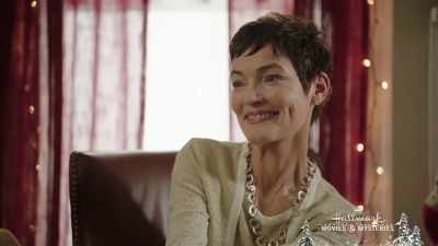 - Let's open presents.
- That is a great idea. - Last Vermont Christmas